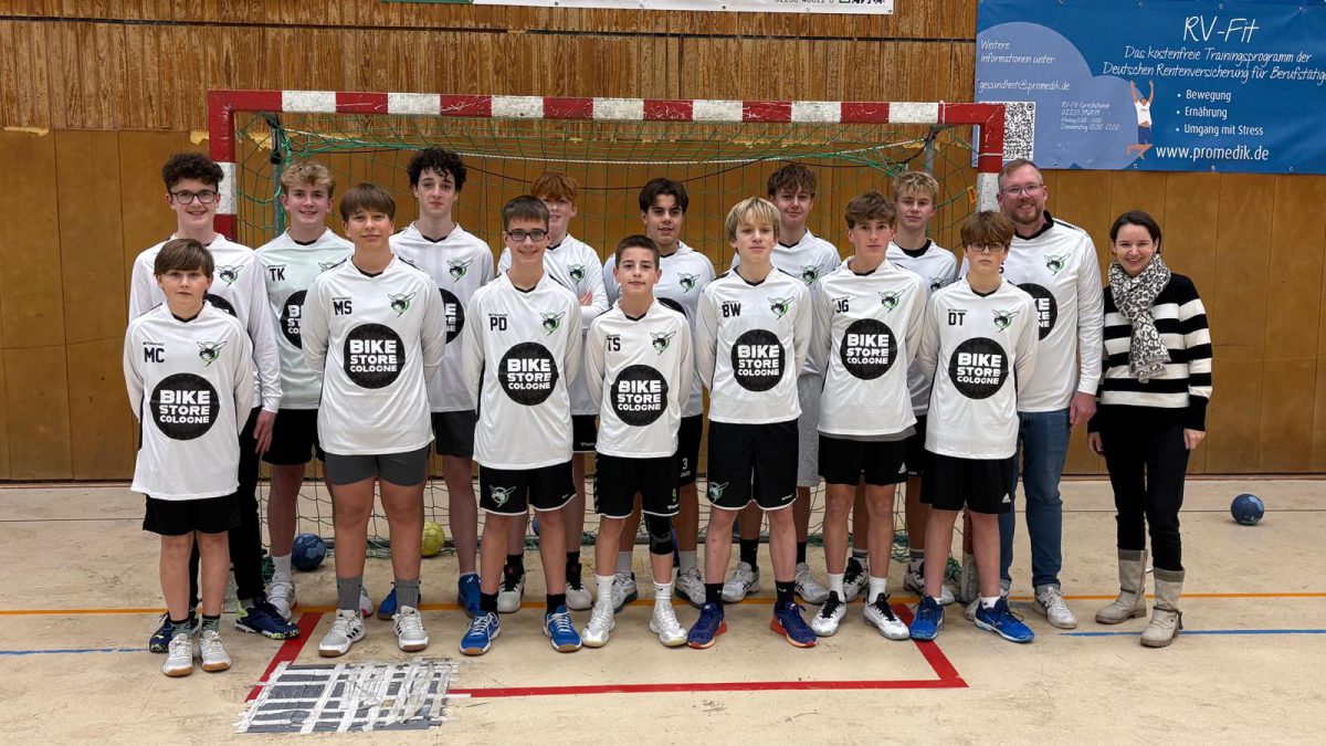 Bike Store Cologne stattet die männliche C-Jugend der Pulheim Hornets mit neuen Aufwärmshirts aus